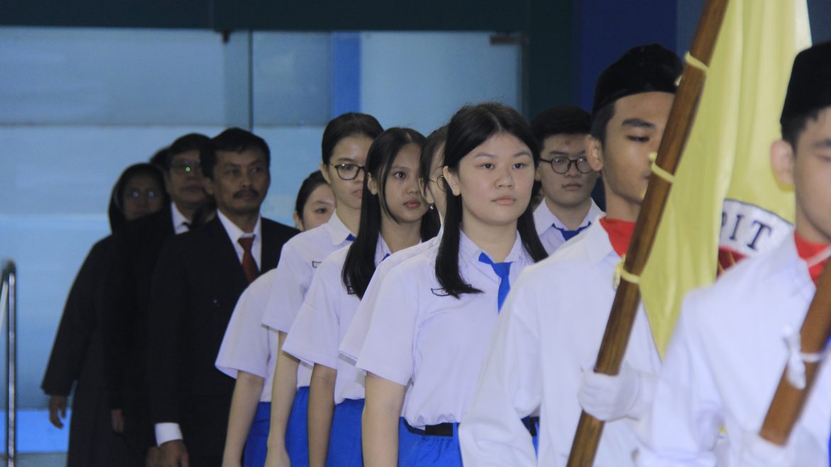 UPACARA PENYERAHAN IJAZAH ANGKATAN 49